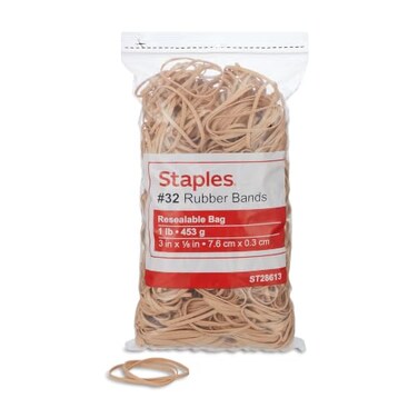 Staples Rubber Bands, Size32, Beige, 900 Pack, Resealable Bag