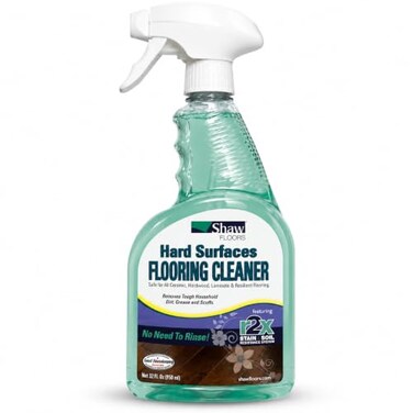 Shaw - R2X Hard Surfaces Flooring Cleaner - Protect and Clean - 32 Ounce