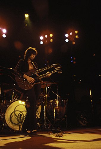 posterazzi Posterazzi Jimmy Page Performing Photo Print 8 x 10 in