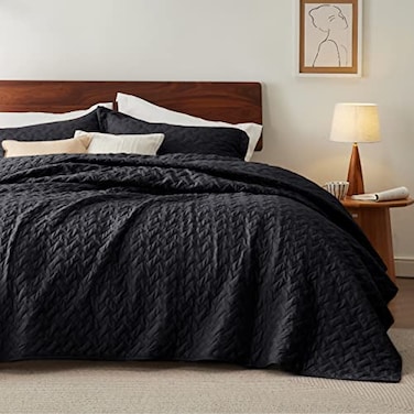 Bedsure Quilts Queen Size, Lightweight Comforter Set, Black Bedspread