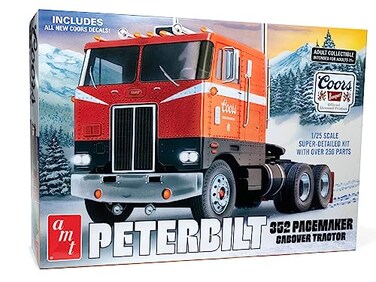 AMT Peterbilt 352 Pacemaker COE 1:25 Scale Model Kit