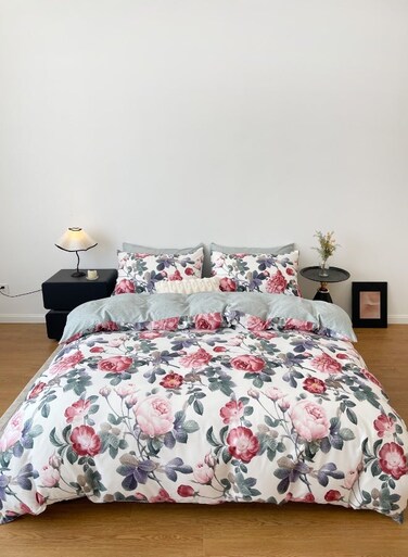 Home Queen size, 6-piece rose design bedding set with pink and grey floral pattern.