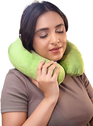 Travel Neck Pillow &acirc;&euro;&ldquo; Lightweight Neck Support for Flight, Car &amp; Train &acirc;&euro;&ldquo; Premium Velvet Cover, Green &acirc;&euro;&ldquo; Comfortable Sleep for Men &amp; Women