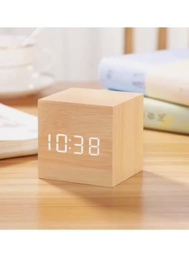ساعة منبه رقمية حديثة متعددة الوظائف تعمل بالخشب، مزودة بإضاءة LED، تعرض درجة الحرارة والرطوبة.
