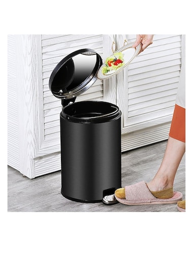 Stainless Steel Pedal Bin, Smudge Resistant Trash Can with Foot Pedal and Soft-Close Lid Round, Hands Free Garbage Bin for Kitchen Living Room Bathroom Office and Hotel (Black, 8L)