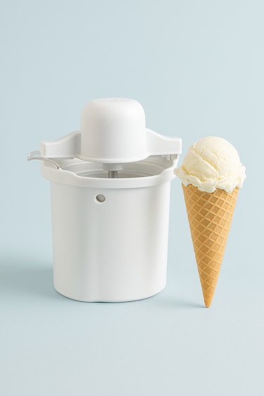 Electric Ice Cream Maker 4 Quart &ndash; Automatic Frozen Yogurt &amp; Gelato Machine, Homemade Ice Cream Maker with Easy Clean Bucket &ndash; Ideal for Desserts, Parties &amp; Family Hot Summer Days