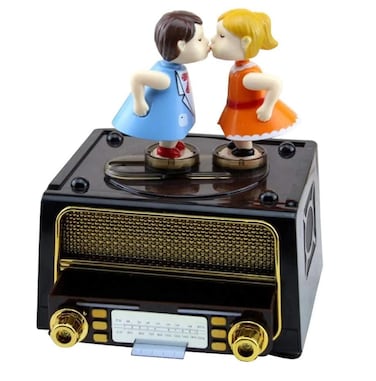 Vintage Couple Kiss Music Box &ndash; Retro Hand Crank Music Box for Lovers &ndash; Romantic Antique Style Wooden Music Box Gift for Valentine&rsquo;s Day, Anniversary, Birthday, Home D&eacute;cor