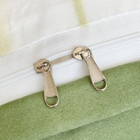 LUNAHOME-King size, 6-piece, reversible duvet cover set featuring a striped design in a vibrant green color