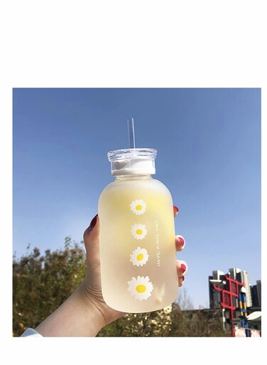 Cute Water Bottle, 480ml Milk Juice Cute Water Bottle with Scale 2 Lids Little daisy Matte Portable Transparent Water Cup Grass Bottles Creative Handy Cup for Boy and Girls (Matte 4 flower)