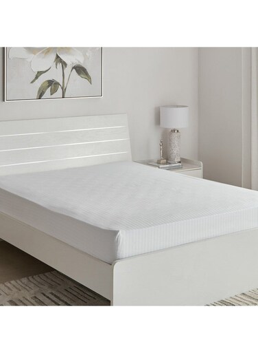 Box Hamilton Satin Striped Queen Fitted Sheet 150 x 200 x 36 cm