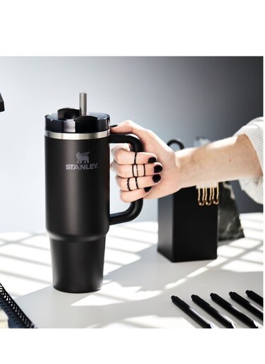 Quencher H2.0 FlowState Vacuum Insulated Tumbler &acirc;&euro;&ldquo; 40 oz Black Stainless Steel Travel Mug with Lid &amp; Straw &acirc;&euro;&ldquo; Double-Walled Leakproof Design &acirc;&euro;&ldquo; Keeps Drinks Hot/Cold for Hours &acirc;&euro;&ldquo; Durable &amp; Portable