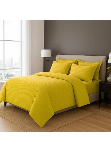4-Piece Duvet Cover Set &acirc;&euro;&ldquo;Single Size, Includes 1 Duvet Cover(150x200cm), 1 Fitted Sheet(120x200+30cm) 2 Pillowcases(53x75cm), Color Gold