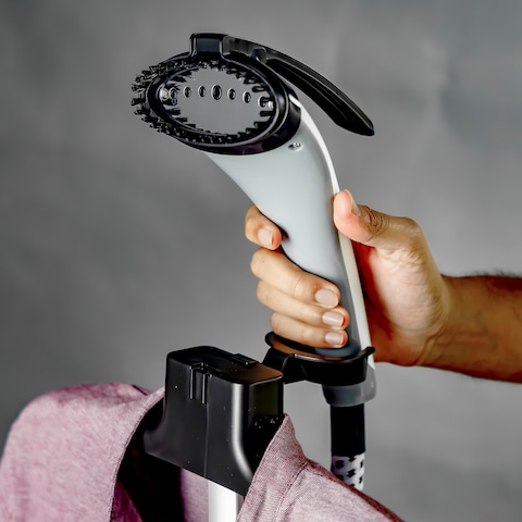 Olsenmark Garment Steamer  OMGS1690N  1.8 L 2000 W  Fast Heating  Suitable for All Kinds of Fabric  Aluminum Pole  White