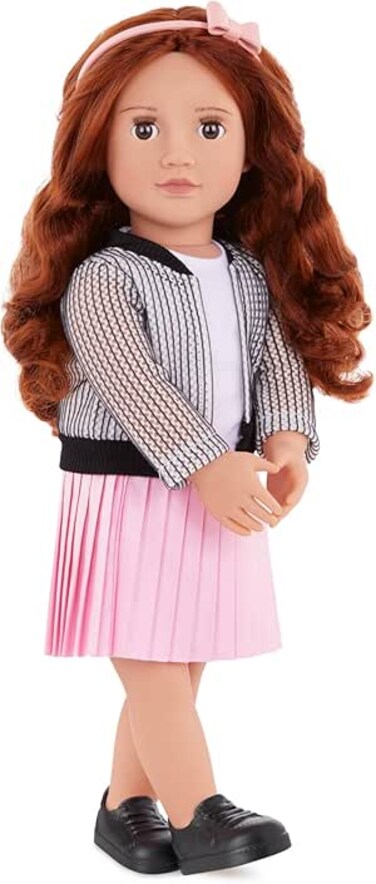 دمية أزياء جاسينتا من مجموعة أور جينيريشن، ترتدي سترة وتنورة، مقاس 18 بوصة