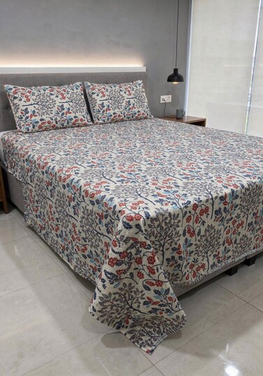 3-Piece King Size 180 TC Flat Bedsheet And Pillow Case Set Includes 1x Bedsheet 220x240 cm, 2x Pillow Cases 50x75 cm