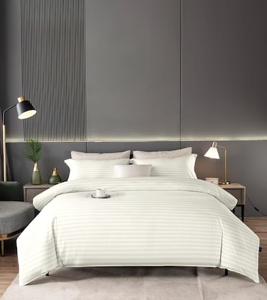 AWD 6-Piece Striped Hotel Duvet Set, Soft Cotton Microfiber Bed Linen, Bedding Set with Quilt, Fitted Sheet, 4 Pillowcases, Super King Size - white