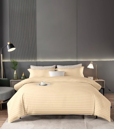 AWD 6-Piece Striped Hotel Duvet Set, Soft Cotton Microfiber Bed Linen, Bedding Set with Quilt, Fitted Sheet, 4 Pillowcases, Super King Size -Beige