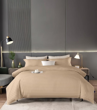 AWD 6-Piece Striped Hotel Duvet Set, Soft Cotton Microfiber Bed Linen, Bedding Set with Quilt, Fitted Sheet, 4 Pillowcases, Super King Size - Apricot