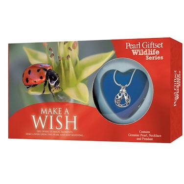 Global Journey Ladybird Pearl Giftset &ndash; Real Oyster with Surprise Pearl &amp; Ladybird Pendant Necklace, Elegant Gift for Women &amp; Girls, Birthday / Anniversary / Friendship Gift