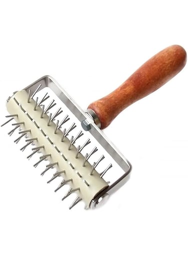 SKEIDO Stainless Steel Wheel Pizza Bread Needle Punchers Roller Pie Pastry Dough Pitter Durable Wooden Handle 13.3x20.5cm