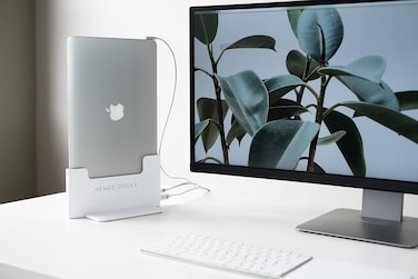 Henge Docks Vertical Dock For 11In Macbook Air USB 2.0 Accessories Notebook/Tablet Accs