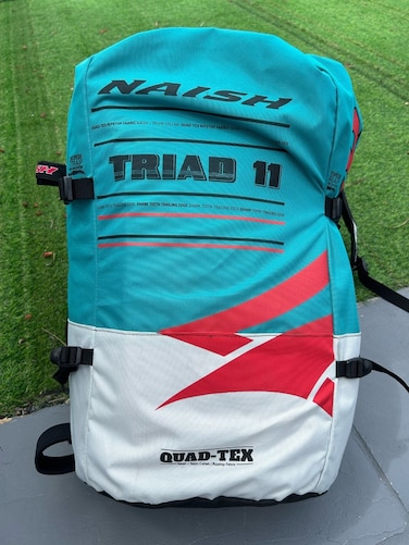 طائرة ورقية من طراز Naish Triad 2020 – 14 مترًا   حالة ممتازة، مستخدمة قليلاً، لا توجد إصلاحات أو تسريبات – طائرة ورقية للتزلج الحر والتزلج على الأمواج والتزلج على الألواح