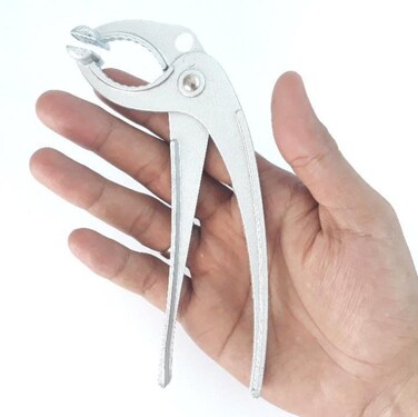 2 PCS Aluminum Tongs Holder &ndash; Foldable Heat-Resistant Kitchen Clips for Hob Plates, Bowls, Pots, and Cooking, Versatile Clamp Holder for Home, Restaurant
