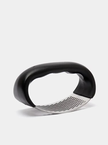 طقم مكون من قطعتين من مكبس الثوم - مكبس ثوم من الفولاذ المقاوم للصدأ 304 مع مقشر سيليكون وفرشاة تنظيف، مكبس ثوم سهل الاستخدام للمطبخ المنزلي، متين