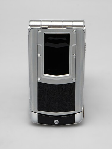 Global Unlocked Luxury Dual SIM Cellular Phone &ndash; Quad-Band GSM Mobile Phone with Premium Design, Long Battery Life &amp; High-Volume Speaker