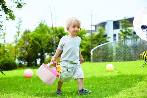 Hape Toddler Picnic Basket   Soft Fabric Pretend Food Playset for Kids, Includes Basket, Fruit, Sandwich, Picnic Cloth  18 Months +