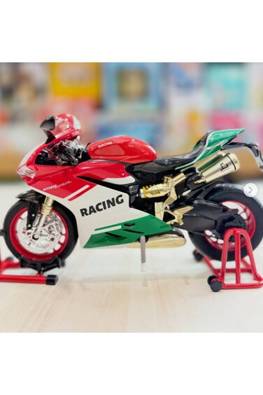 Ducati Panigale 1199 Die-Cast With Helmet, Smoke And Light 1:9 Scale 8678B