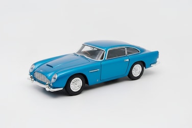 Aston Martin DB5 Style Model Car   Classic Luxury Sports Coupe   Die-Cast Collectible   Blue