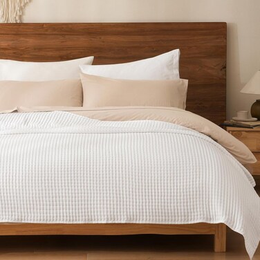 Home Cozy Waffle Weave Throw Blanket (127cm x 152cm) , Ultra Soft Breathable Lightweight Skin-Friendly Throw for Summer, Elegant Room Decor for Couch Bed Sofa Car Travel, Coconut White