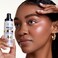 بخاخ تثبيت المكياج الواقي من الشمس ميلاني ميك إت لاست SPF30 - رذاذ للوجه مع عامل حماية من الشمس، مكياج يدوم طويلاً