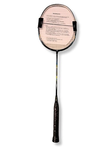 Whizz Badminton Racket S520 &ndash; Lightweight Full Carbon Fiber Frame, 4U (80-85g), Pre-Tensioned at 22lbs &ndash; Ideal for Intermediate &amp; Competitive Players, Black