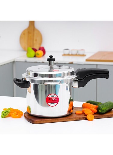 38x20x26cm 5L Aluminum Pressure Cooker -Induction Base, Durable with Lid, Improved Pressure Regulator &amp; Built-in Safety Features, Controlled Gasket Release System, Comfortable handle for easy Lifting Silver/Black