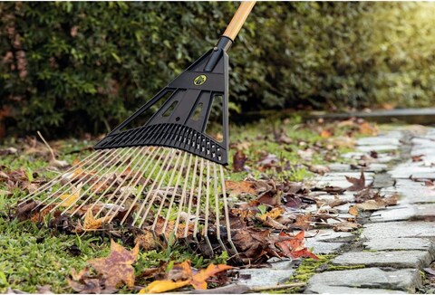 Tramontina 22 Metalic Flat Wire Teeth With Black Polypropylene Garden Leaf Rake And 120cm Varnished-finish Wood Handle