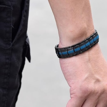 Magnetic Bracelet for Men &amp; Women, Adjustable Stainless Steel Strength Bracelet, Stylish Magnet Wristband with Sizing Tool Black Blue