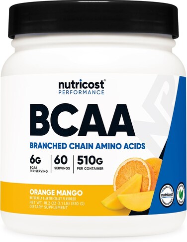 مسحوق الأحماض الأمينية المتفرعة السلسلة (BCAA) من نوتريكوست (برتقال ومانجو، 60 حصة)، بنسبة مثالية 2:1:1، خالٍ من الغلوتين، غير معدل وراثيًا، نباتي