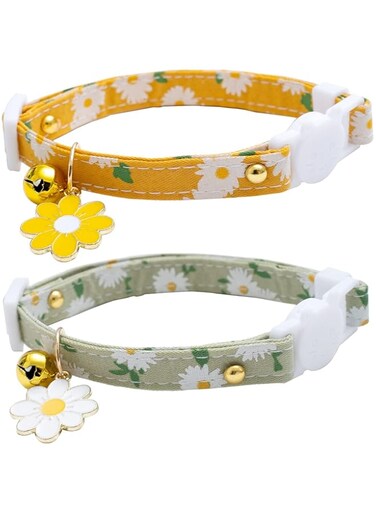 KASTWAVE Cat Collars, Adjustable Pet Collar, Cute Flowers Bell Safety Buckle Necklace for Domestic Kitten Small Dogs 2Pcs