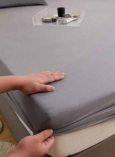 Home King Size Fitted bed sheet 180*200+30 cm with 2 pillow covers, set of 3 pieces, plain grey color.