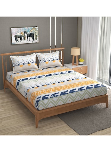 Premium King Size Flat Bedsheet with 2 Matching Pillowcases &acirc;&euro;&ldquo; Luxury Oversized 275x275 cm Bedding Set &acirc;&euro;&ldquo; Ultra-Soft, Breathable Microfiber Fabric with 45x70 cm Pillow Covers &acirc;&euro;&ldquo; Durable and Fade-Resistant