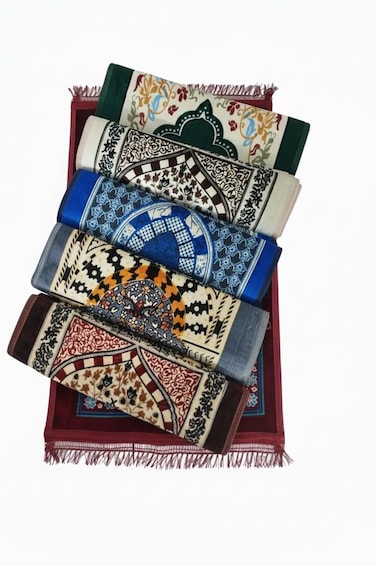 Prayer Mat Pack of 5 Printed Velvet Top Anti-Slip Muslim Prayer Mats for Daily Salah &ndash; Thick Soft Cushion Islamic Prayer Mats for Ramadan Hajj Umrah Eid Gift &ndash; Portable Foldable 70&times;110 cm