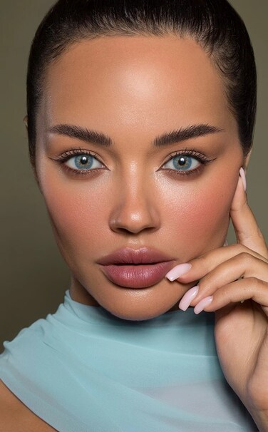 انستازيا اديكت بلو عبوة من عدستين (0.00)، عدسات لاصقة للاستخدام لمدة 9 اشهر، عدسات لاصقة ملونة، عدسات لاصقة تجميلية، عدسات لاصقة زرقاء