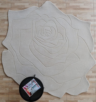 Handmade Ramsha Bed Room Multi Color 200X200 cm Rose Shape Handmade Rug - HTW 106