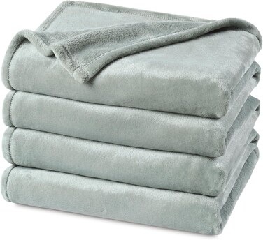 Ultra Soft Fleece Blanket Double Size 150 x 200cm, No Shed No Pilling Luxury Plush Cozy Flannel 280GSM Lightweight Throw Blanket for Bed, Couch, Chair, Sofa Suitable for All Season, Sage Green