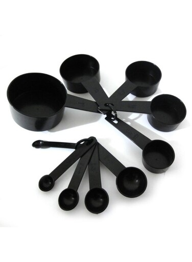 Plastic Measuring Cups and Measuring Spoons