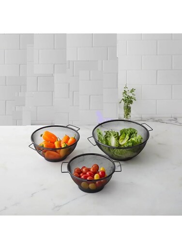 Set of 3 Black Mesh Kitchen Strainers &ndash; Ideal for Rinsing Fruits, Vegetables, and Draining Pasta &ndash; Durable Metal Colanders with Handles for Easy Grip &ndash; Essential Kitchen Tool for Washing, Draining