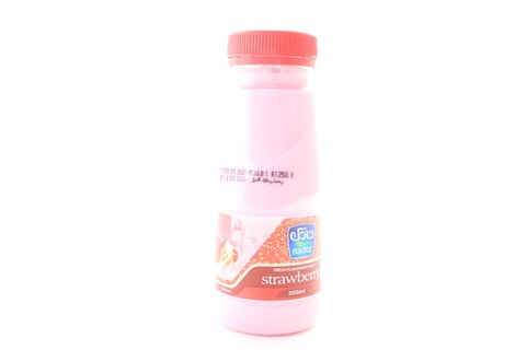 Nadec Fresh Strawberry Milk 200ml