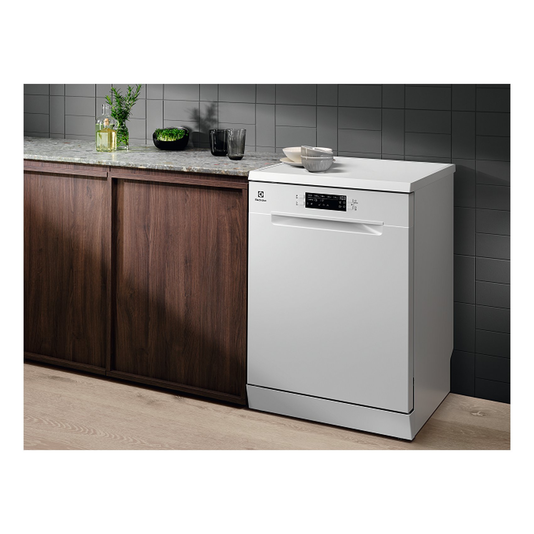 Electrolux UltimateCare 300 Dishwasher ESA47301SW White 60cm